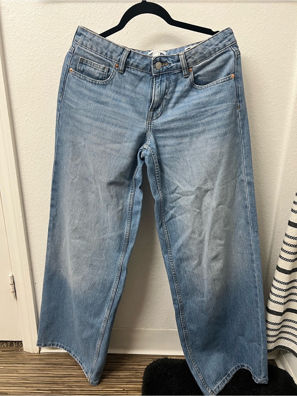 Forever 21 Light Blue Low Rise Baggy Jeans